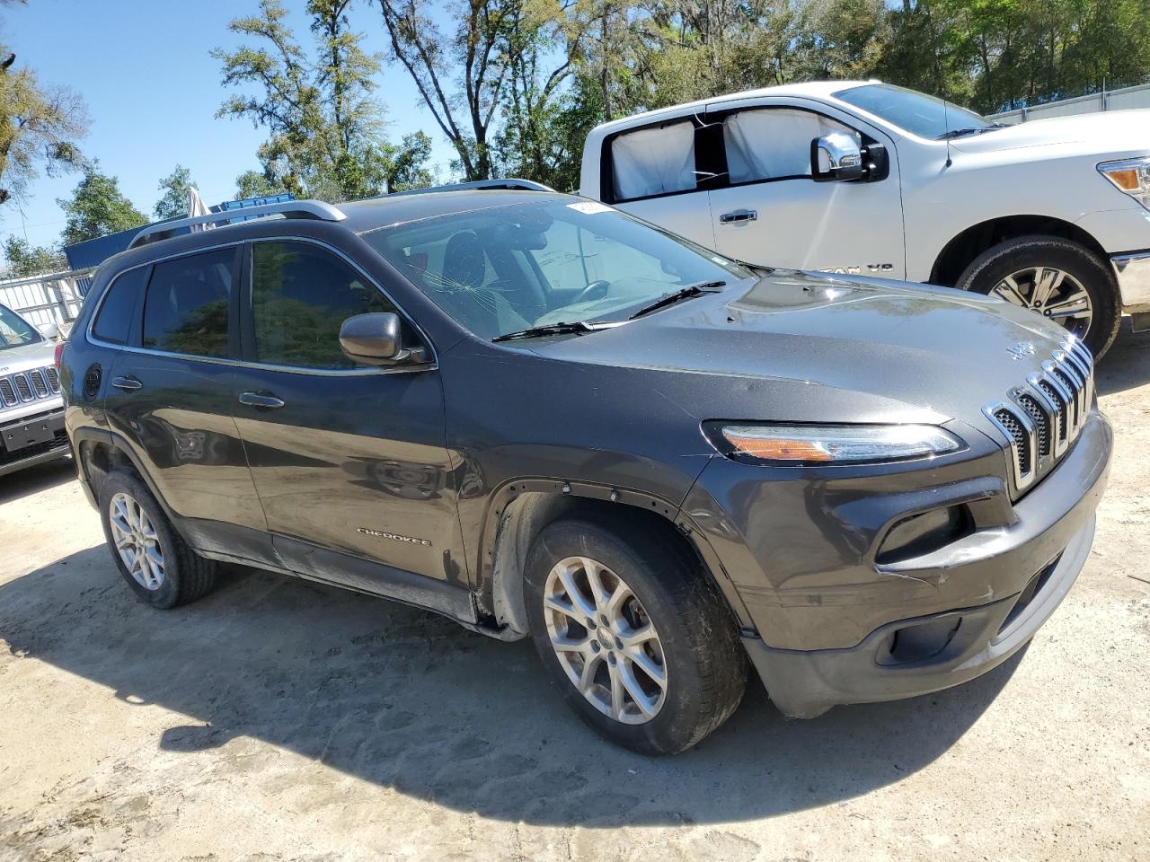 2015 Jeep Grand Cherokee VIN 1C4PJLCS2FW611485 Copart auction photo, front end / minor dent/scratches damage thumbnail 4