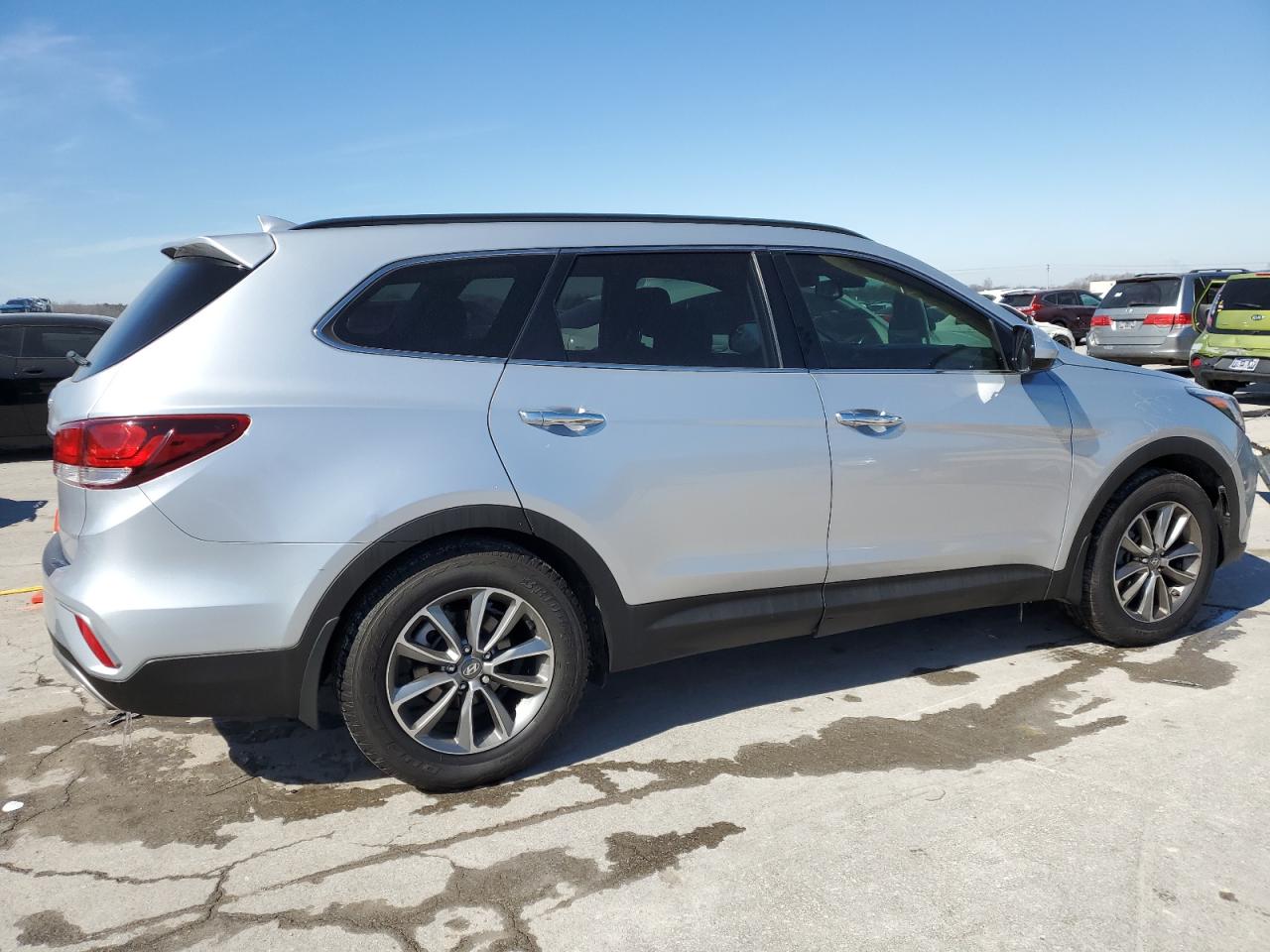2018 Hyundai Santa Fe VIN KM8SM4HF6JU266870 Copart auction photo, minor dent/scratches damage thumbnail 3