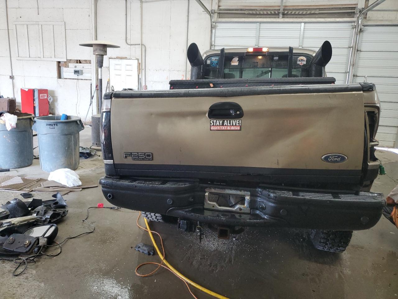 2003 Ford F250 VIN 1FTNX21F23EA70199 Copart auction photo, rollover / undercarriage damage thumbnail 6
