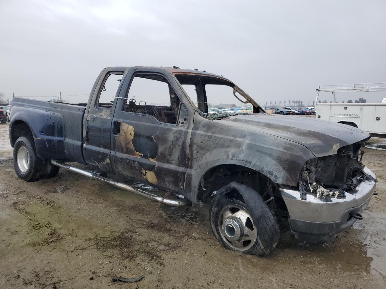 2003 Ford F350 VIN 1FTWX33P43EC13685 Copart auction photo, burn / missing/altered vin damage thumbnail 4