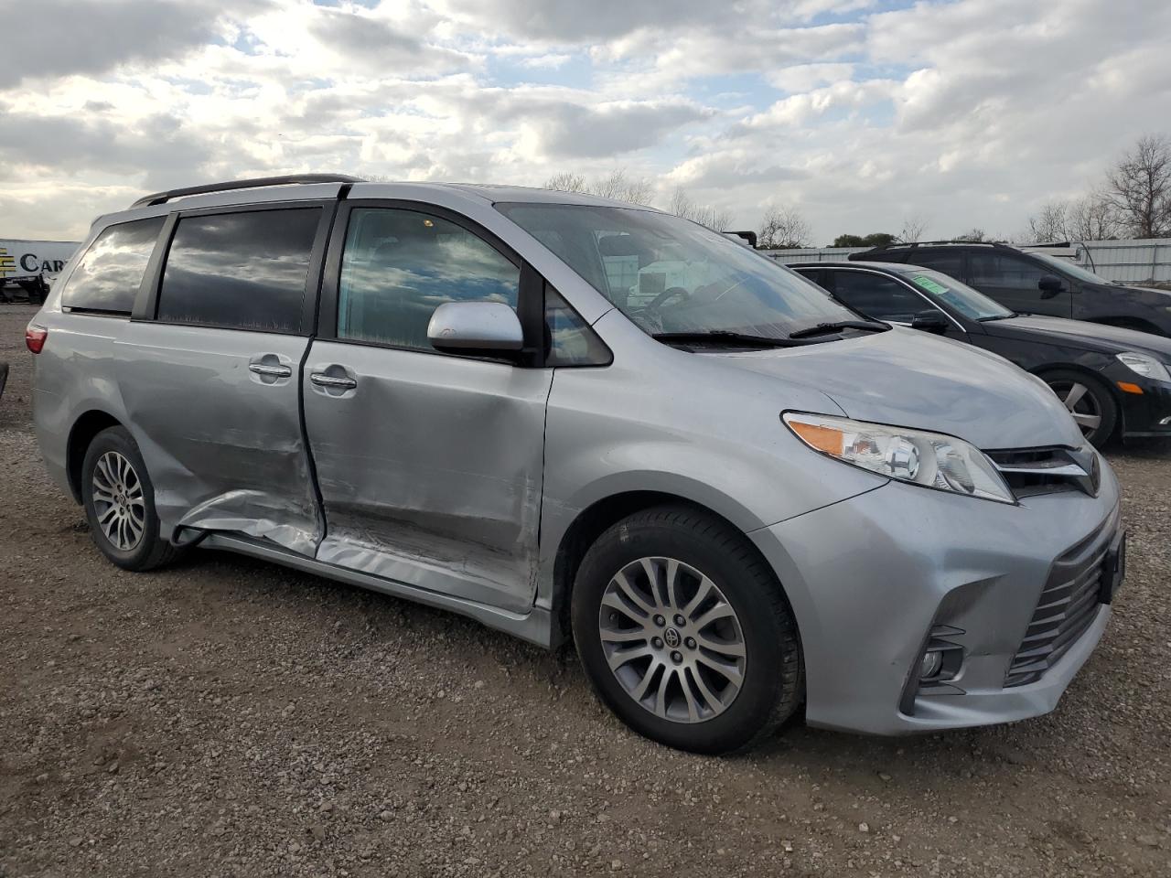 2020 Toyota Sienna VIN 5TDYZ3DC9LS063503 Copart auction photo, side / minor dent/scratches damage thumbnail 4