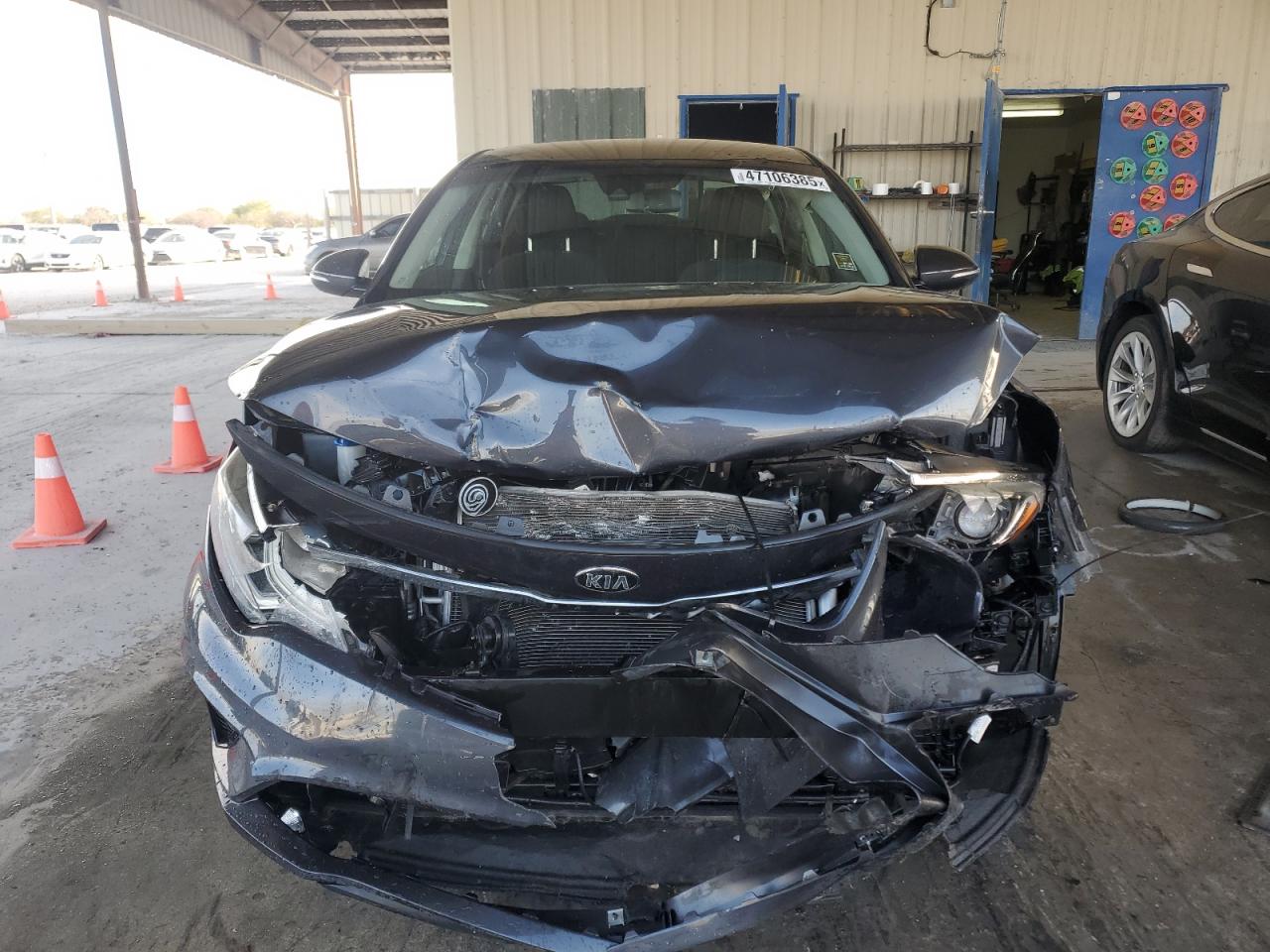 2019 KIA Optima VIN 5XXGT4L3XKG296164 Copart auction photo, front end damage thumbnail 5