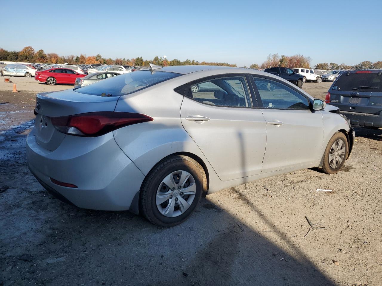 2016 Hyundai Elantra VIN 5NPDH4AE0GH683794 Copart auction photo, front end / minor dent/scratches damage thumbnail 3