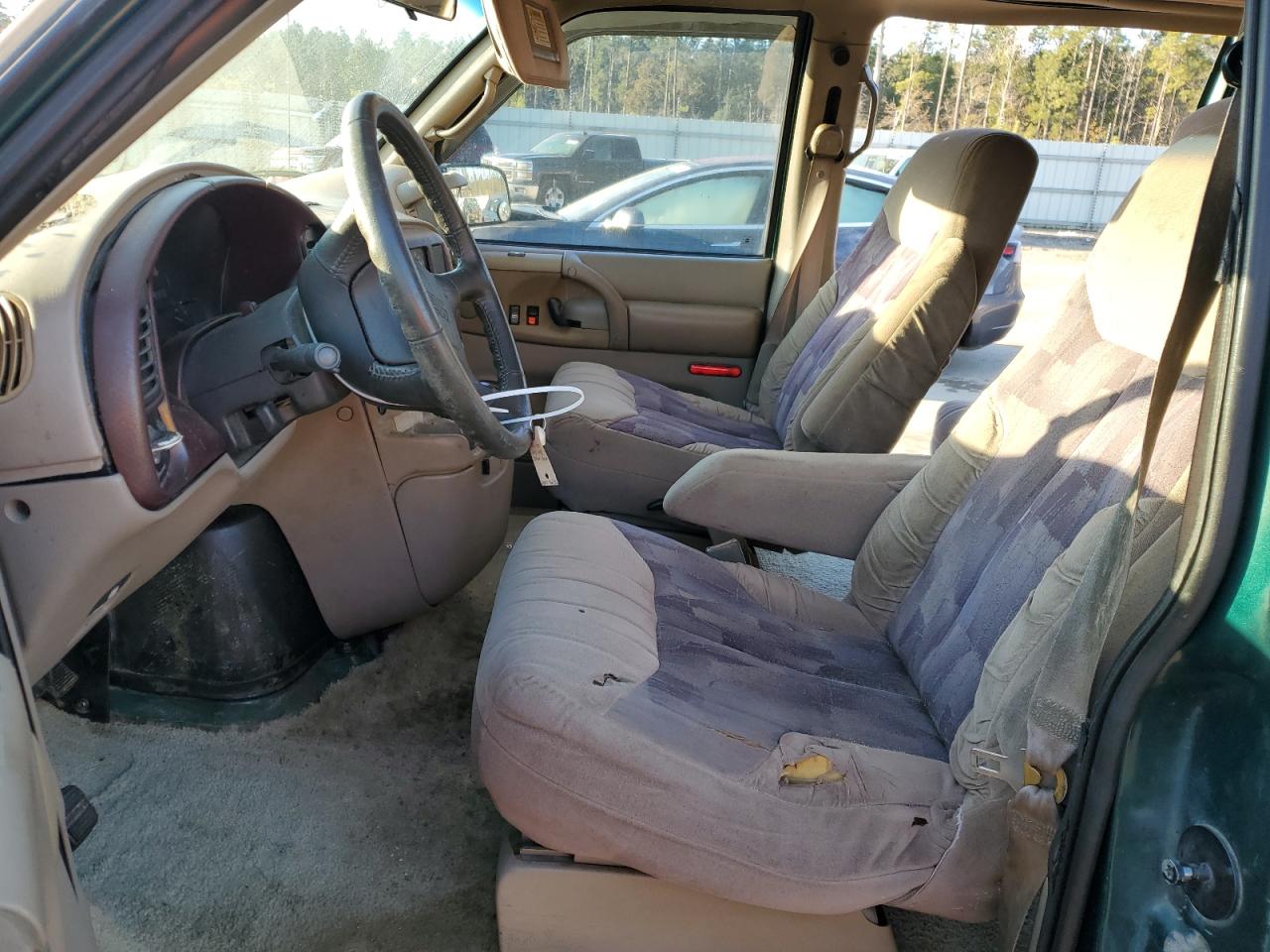 1998 GMC Safari VIN 1GDDM19W5WB503552 Copart auction photo, rear end / side damage thumbnail 7