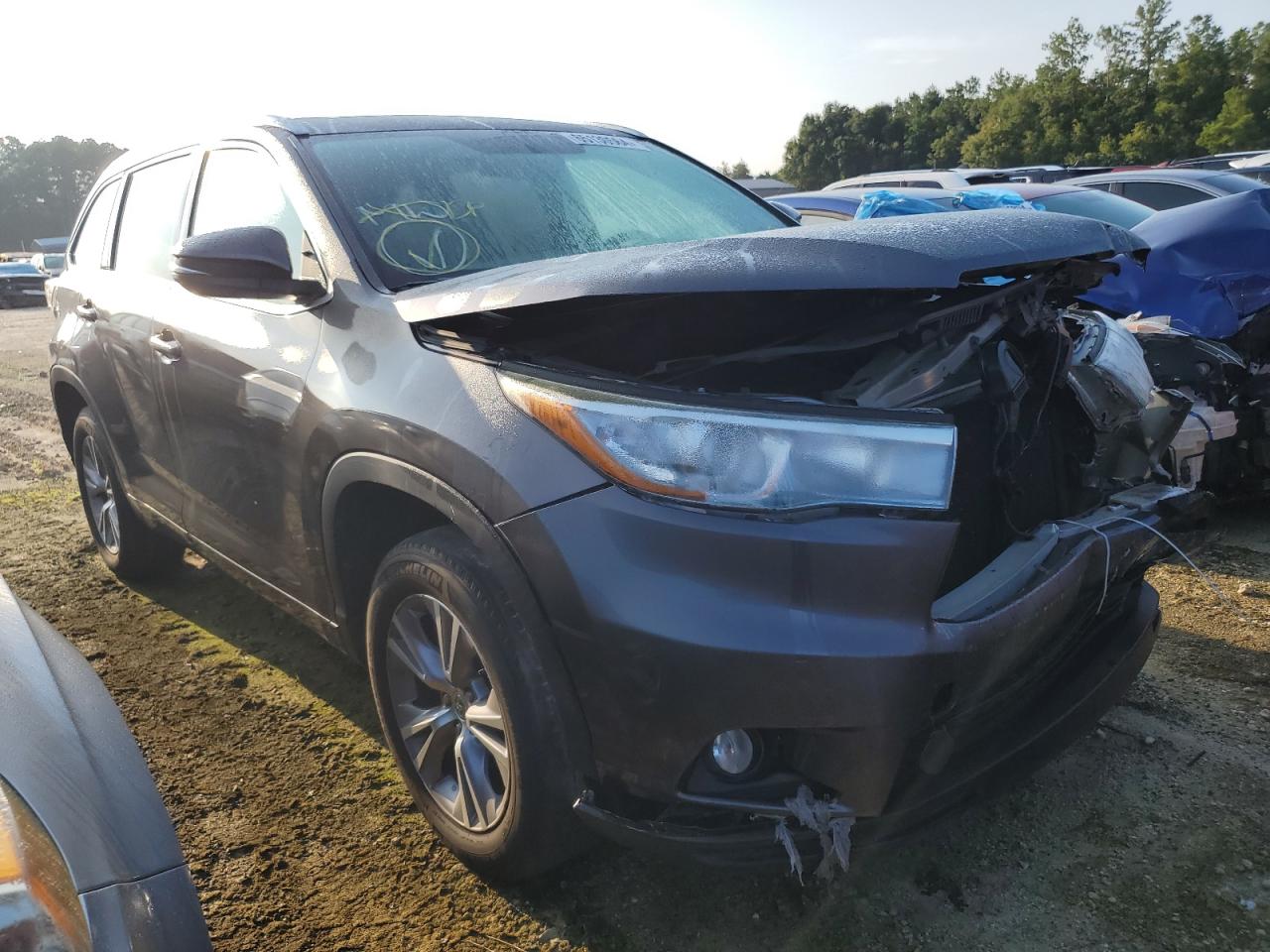2015 Toyota Highlander VIN 5TDKKRFH2FS066530 Copart auction photo, front end damage thumbnail 4