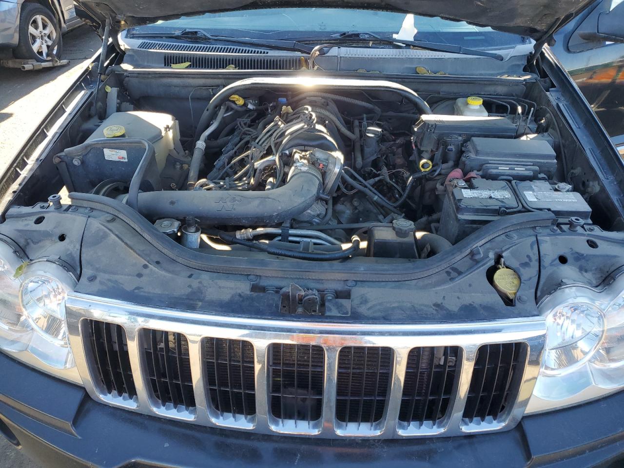 2005 Jeep Grand Cherokee VIN 1J8HR58245C664814 Copart auction photo, rear end damage thumbnail 11