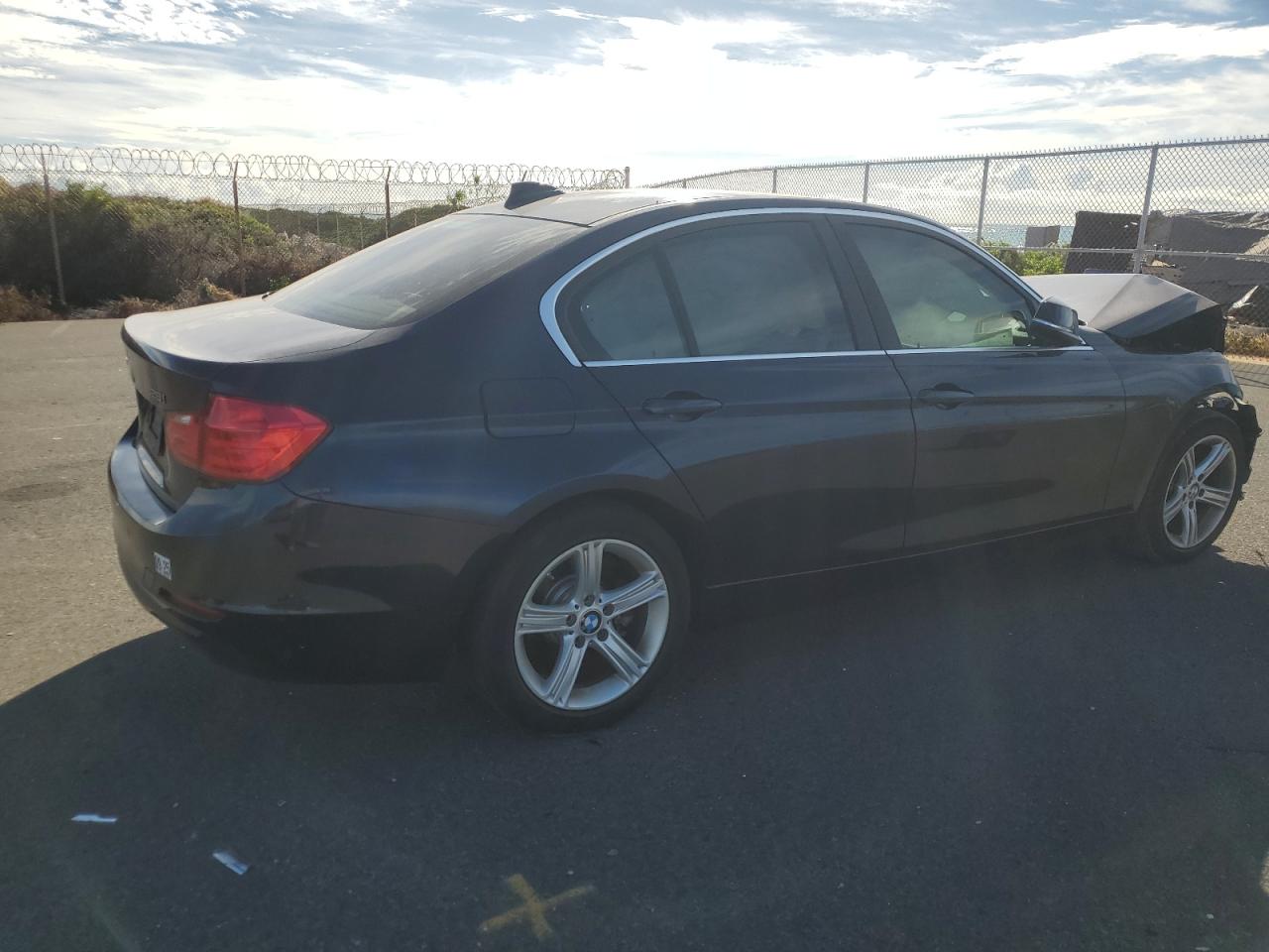 2015 BMW 3er VIN WBA3B5C56FF959417 Copart auction photo, front end damage thumbnail 3