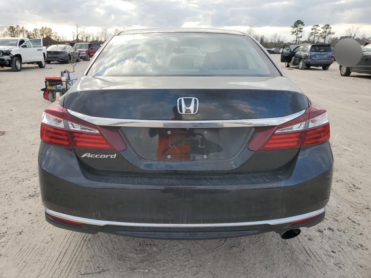2016 Honda Accord VIN 1HGCR2F34GA141207 Copart auction photo, front end / minor dent/scratches damage thumbnail 6