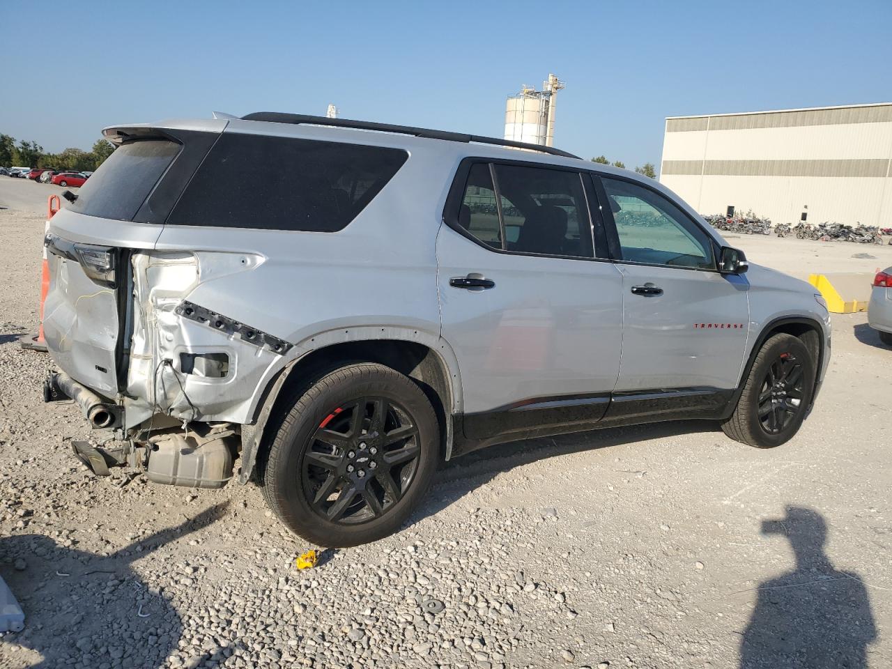 2020 Chevrolet Traverse VIN 1GNEVKKW5LJ207333 Copart auction photo, rear end damage thumbnail 3