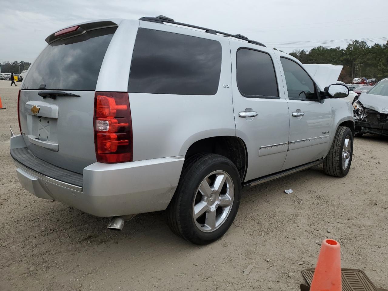 2013 Chevrolet Tahoe VIN 1GNSCCE04DR125408 Copart auction photo, front end damage thumbnail 3
