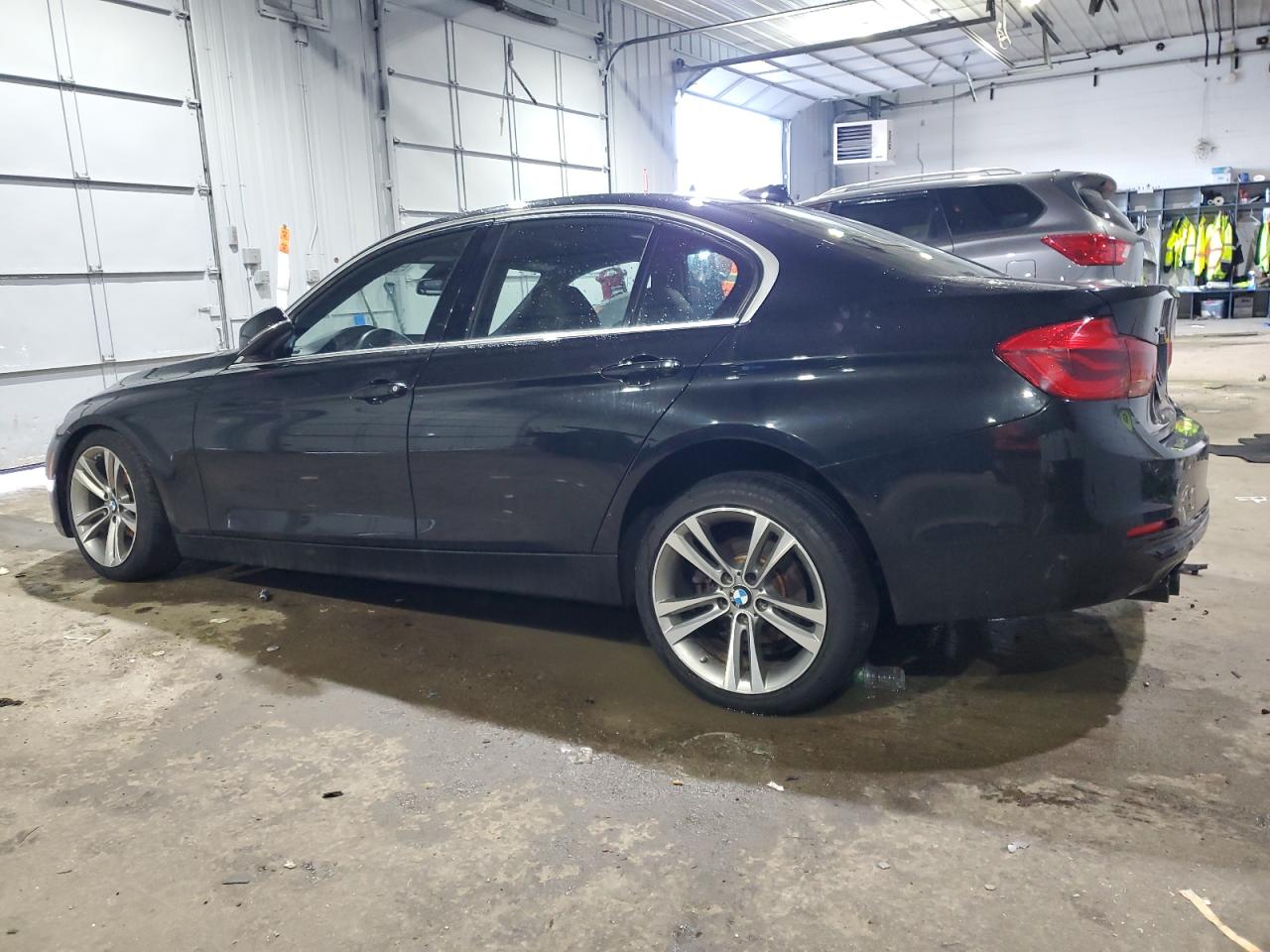 2018 BMW 3er VIN WBA8D9C50JEM33399 Copart auction photo, front end / minor dent/scratches damage thumbnail 2