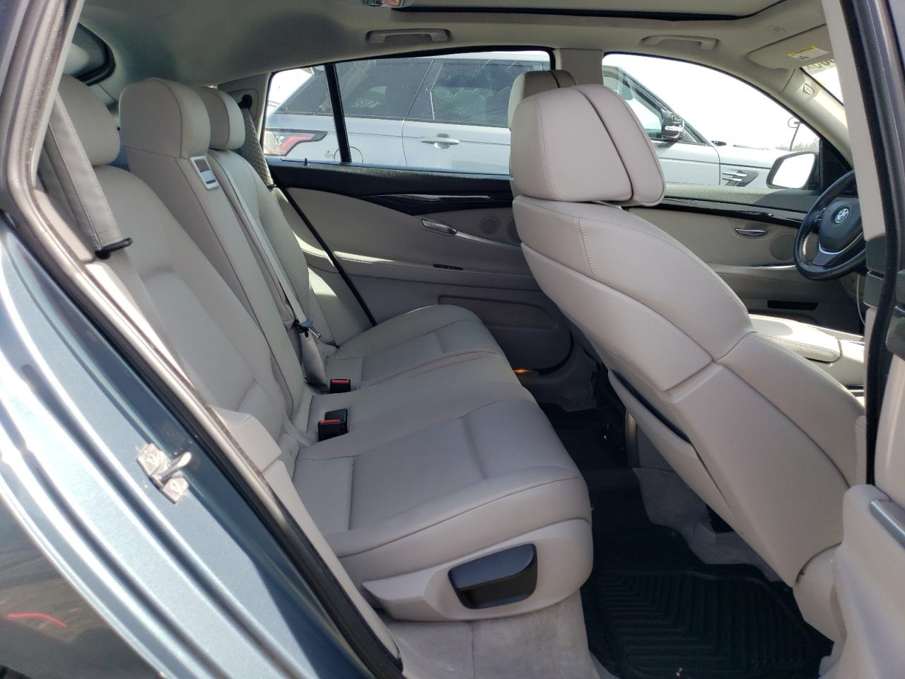2011 BMW 5er VIN WBASP2C55BC337656 Copart auction photo, rear end damage thumbnail 10