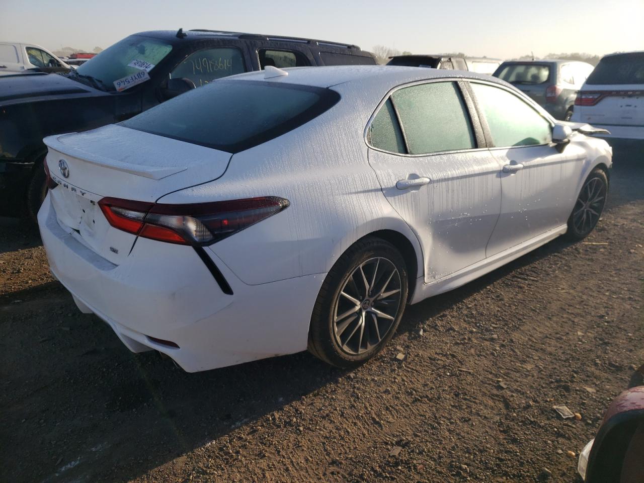 2021 Toyota Camry VIN 4T1G11AK3MU521208 Copart auction photo, front end / minor dent/scratches damage thumbnail 3