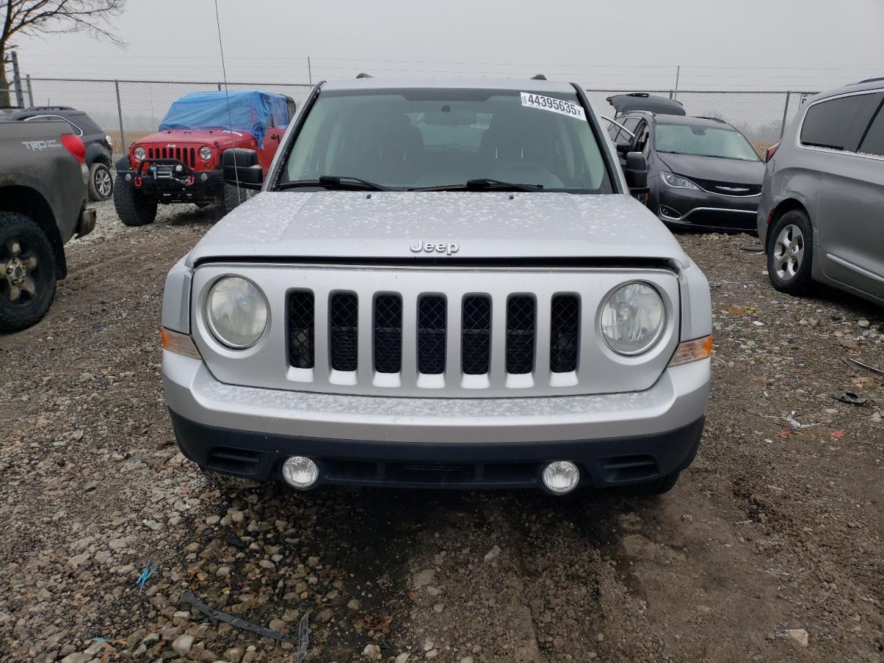 2011 Jeep Liberty (Patriot) VIN 1J4NT1GB2BD284294 Copart auction photo, undercarriage / minor dent/scratches damage thumbnail 5