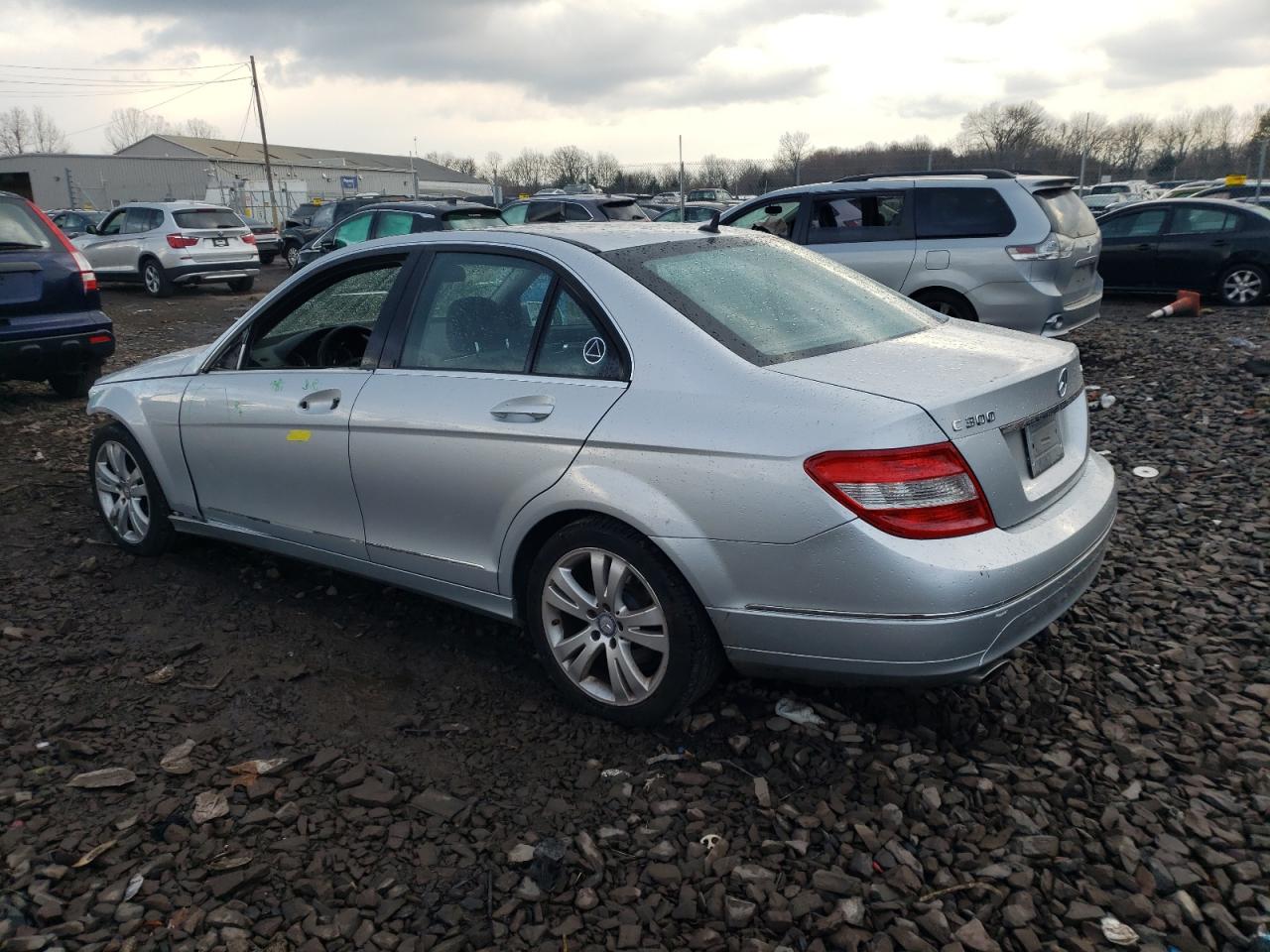 2011 Mercedes-Benz C-klasse VIN WDDGF8BB9BR137498 Copart auction photo, front end / side damage thumbnail 2