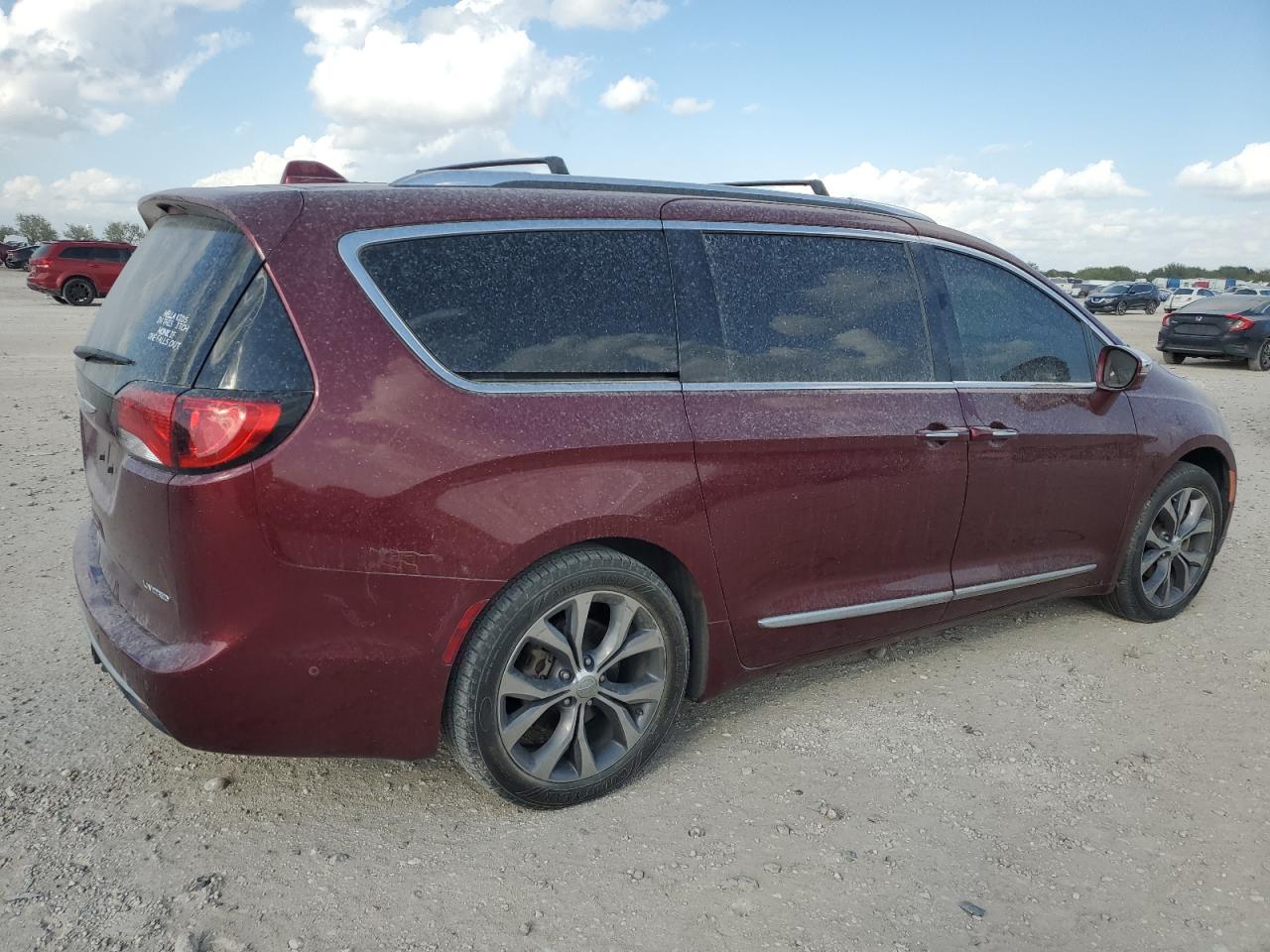 2017 Chrysler Pacifica VIN 2C4RC1GG4HR817108 Copart auction photo, front end / minor dent/scratches damage thumbnail 3