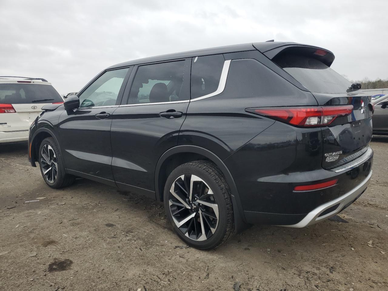 2023 Mitsubishi Outlander VIN JA4J4UA82PZ052668 Copart auction photo, front end / side damage thumbnail 2