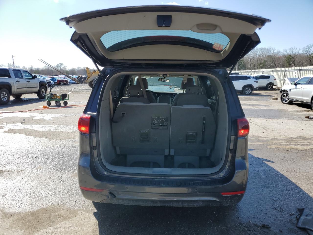 2016 KIA Sedona VIN KNDMB5C16G6194683 Copart auction photo, front end damage thumbnail 6