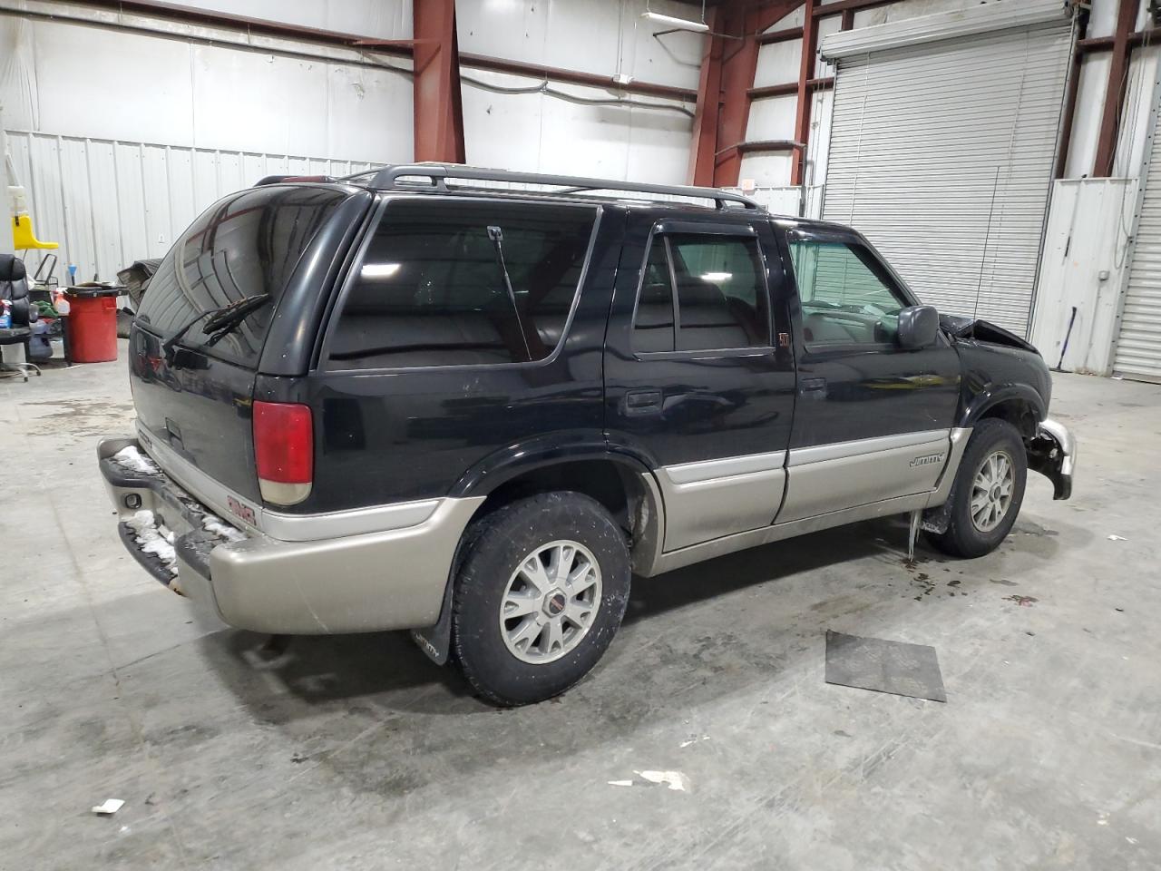 2001 GMC Jimmy VIN 1GKDT13WX12162484 Copart auction photo, front end damage thumbnail 3