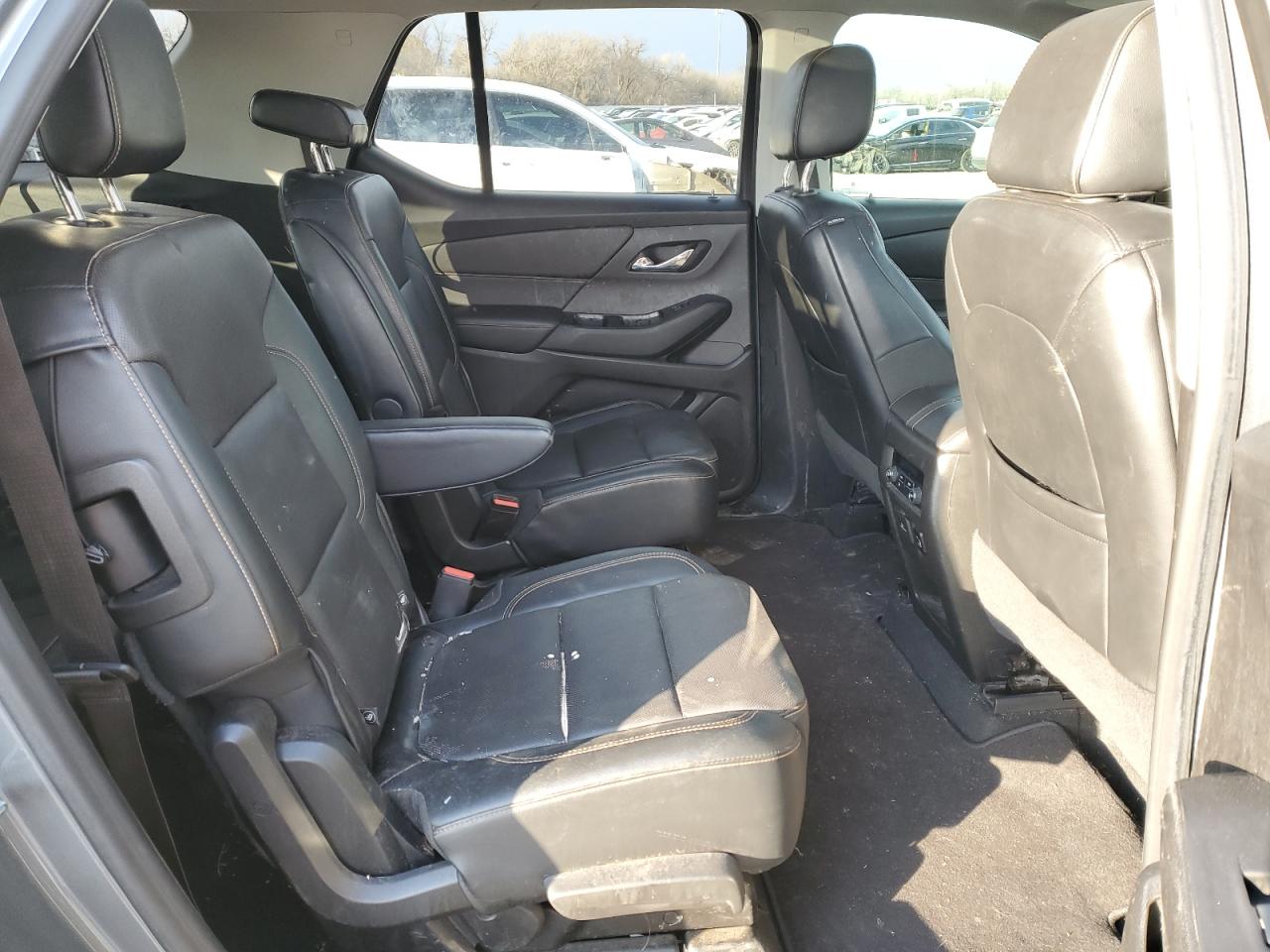 2018 Chevrolet Traverse VIN 1GNERKKW6JJ140775 Copart auction photo, rear end / minor dent/scratches damage thumbnail 11