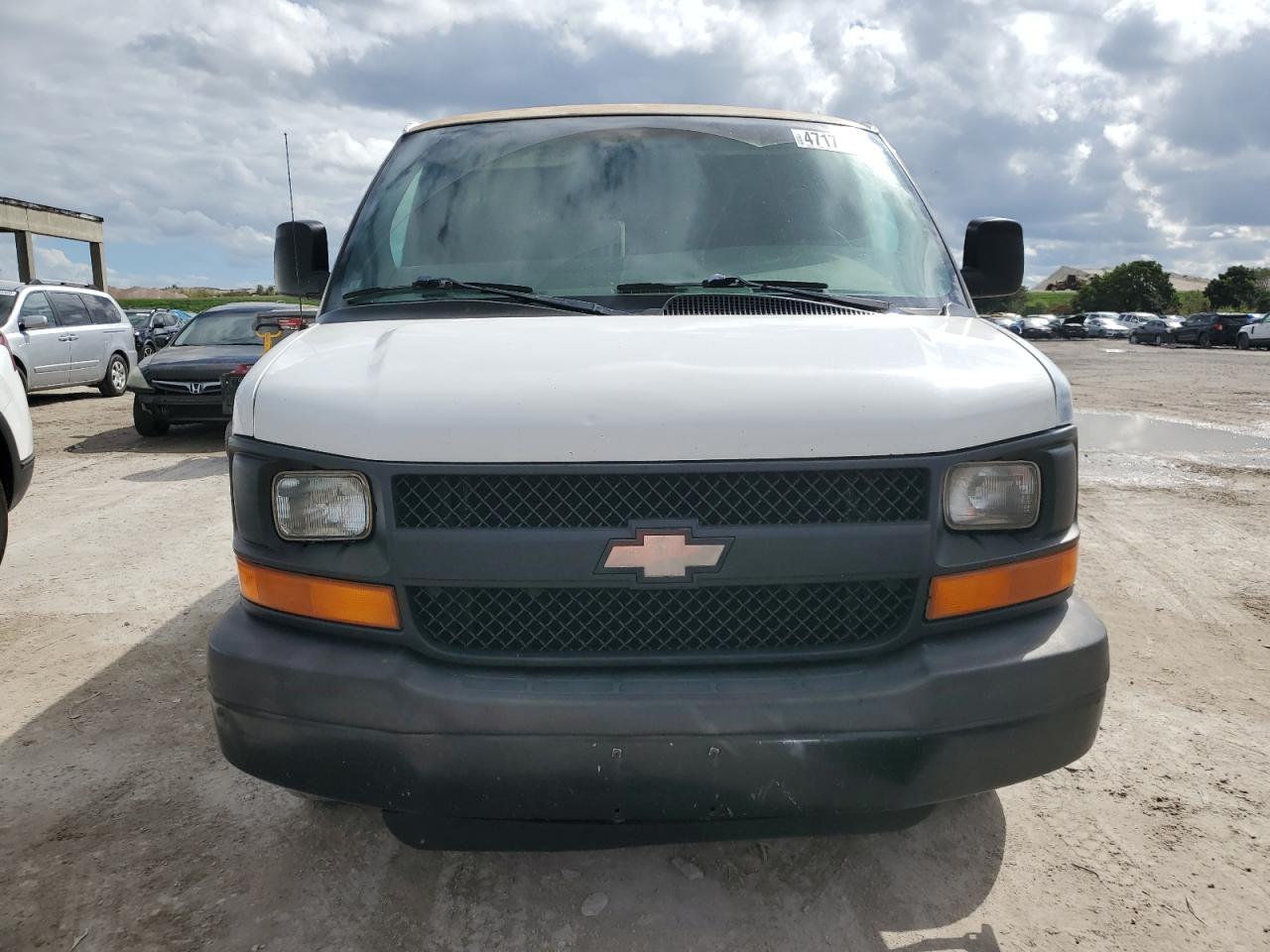 2003 Chevrolet Express VIN 1GCGG25V031124732 Copart auction photo, rear end / minor dent/scratches damage thumbnail 5