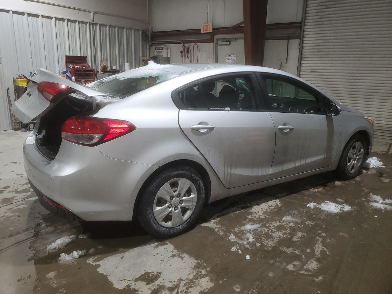 2018 KIA Forte VIN 3KPFK4A76JE280698 Copart auction photo, side / rear end damage thumbnail 3