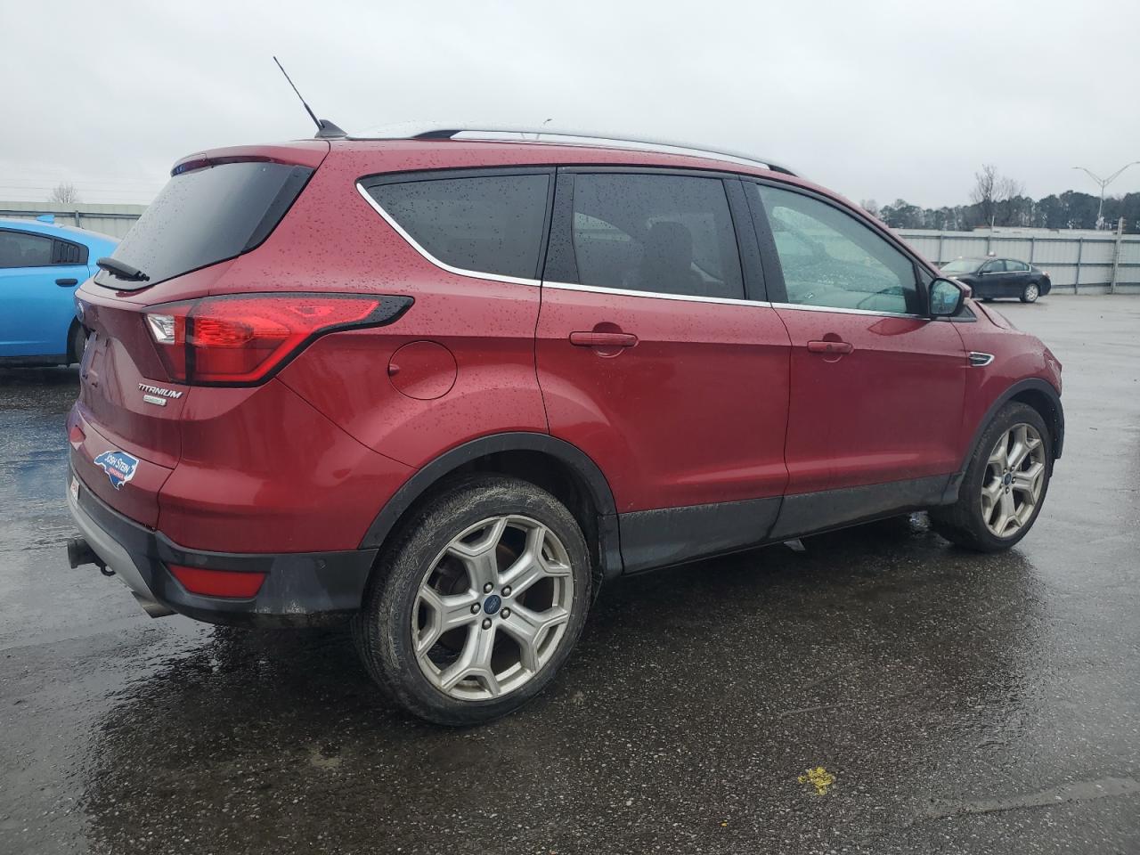 2019 Ford Escape VIN 1FMCU0J9XKUA88352 Copart auction photo, front end / undercarriage damage thumbnail 3
