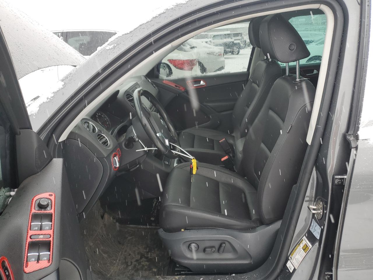 2016 Volkswagen Tiguan VIN WVGBV7AXXGW616936 Copart auction photo, front end damage thumbnail 7
