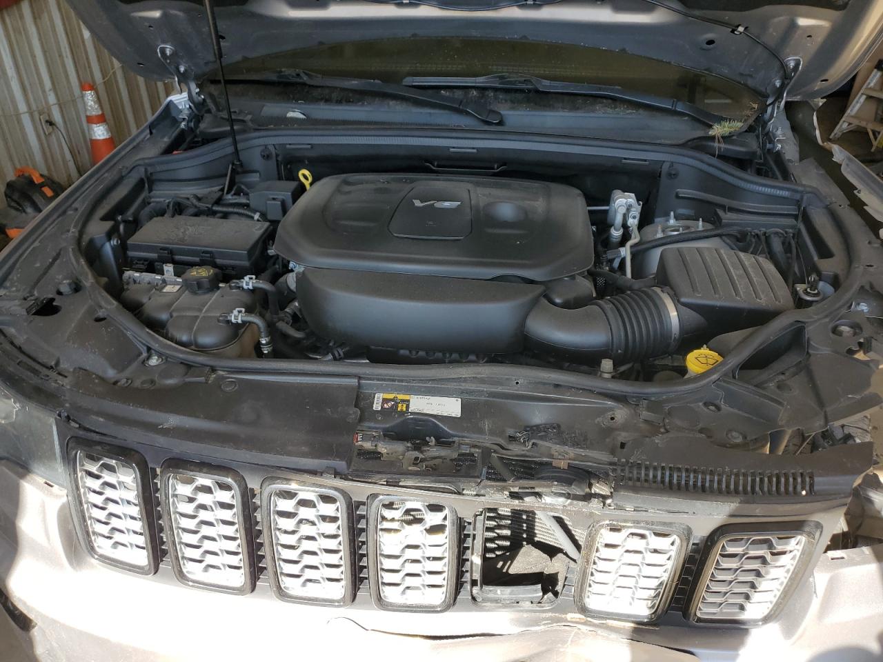 2017 Jeep Grand Cherokee VIN 1C4RJFAG8HC841822 Copart auction photo, front end / minor dent/scratches damage thumbnail 14