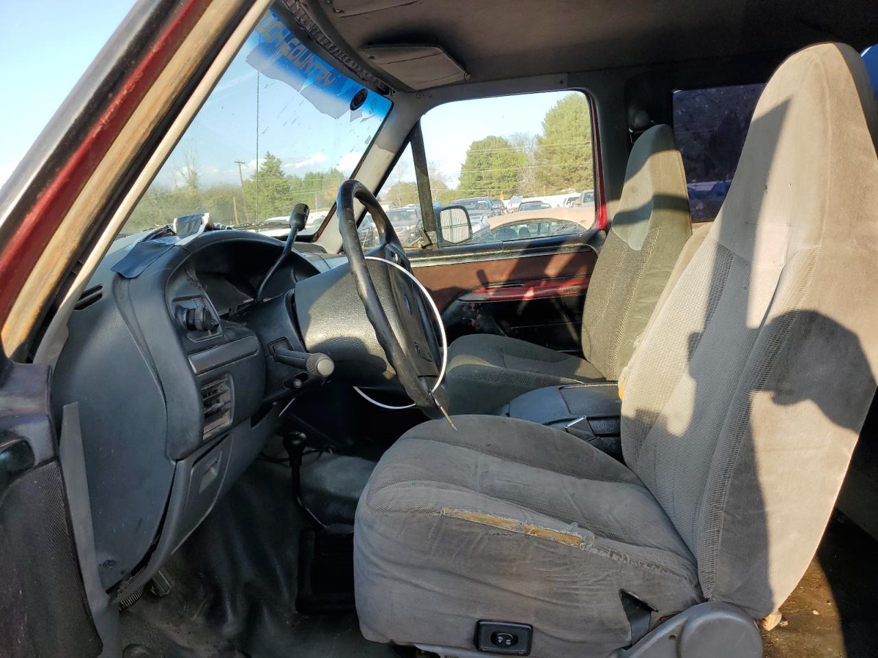 1993 Ford F250 VIN 1FTHX26M1PKA32006 Copart auction photo, all over / mechanical damage thumbnail 7