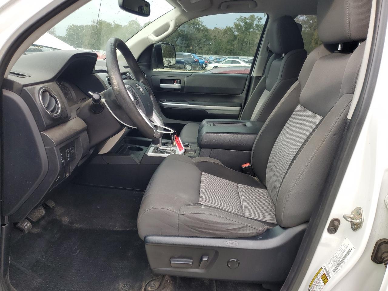 2016 Toyota Tundra VIN 5TFUW5F11GX555425 Copart auction photo, rear end / minor dent/scratches damage thumbnail 7