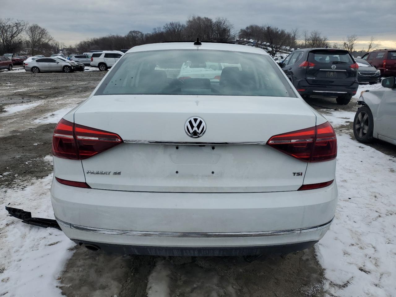 2018 Volkswagen Passat VIN 1VWBA7A35JC006400 Copart auction photo, front end / side damage thumbnail 6
