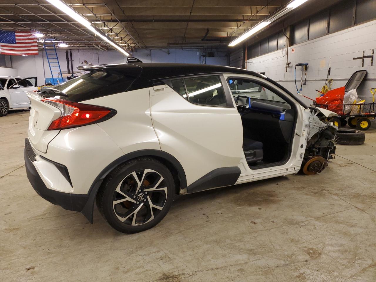 2020 Toyota C-HR VIN JTNKHMBX6L1094222 Copart auction photo, front end / side damage thumbnail 3