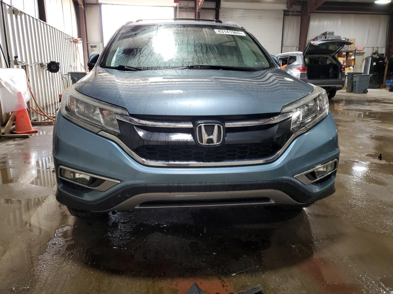 2016 Honda CR-V VIN 2HKRM4H77GH639574 Copart auction photo, rear end damage thumbnail 5