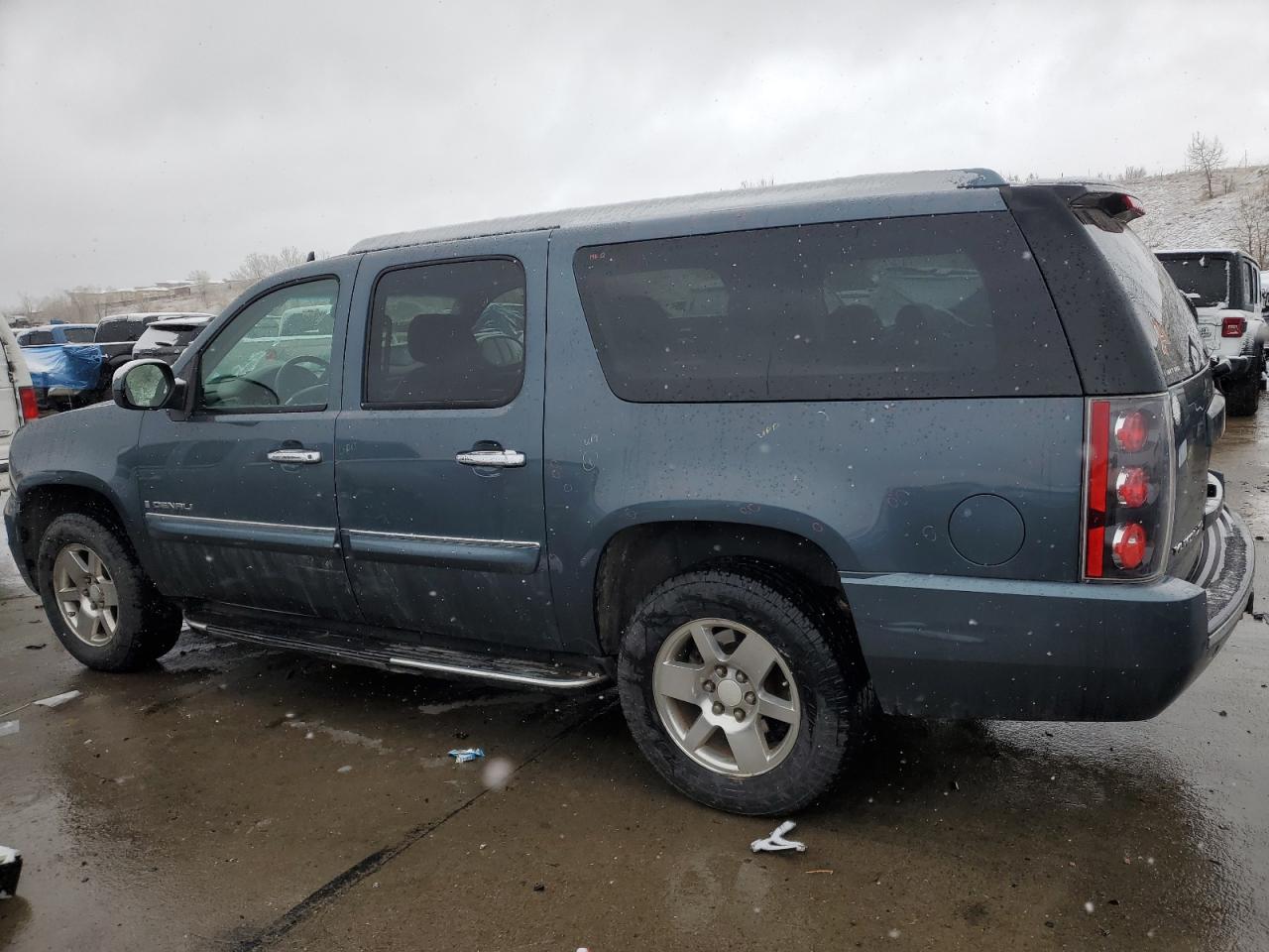 2007 GMC Yukon VIN 1GKFK668X7J349244 Copart auction photo, hail / minor dent/scratches damage thumbnail 2