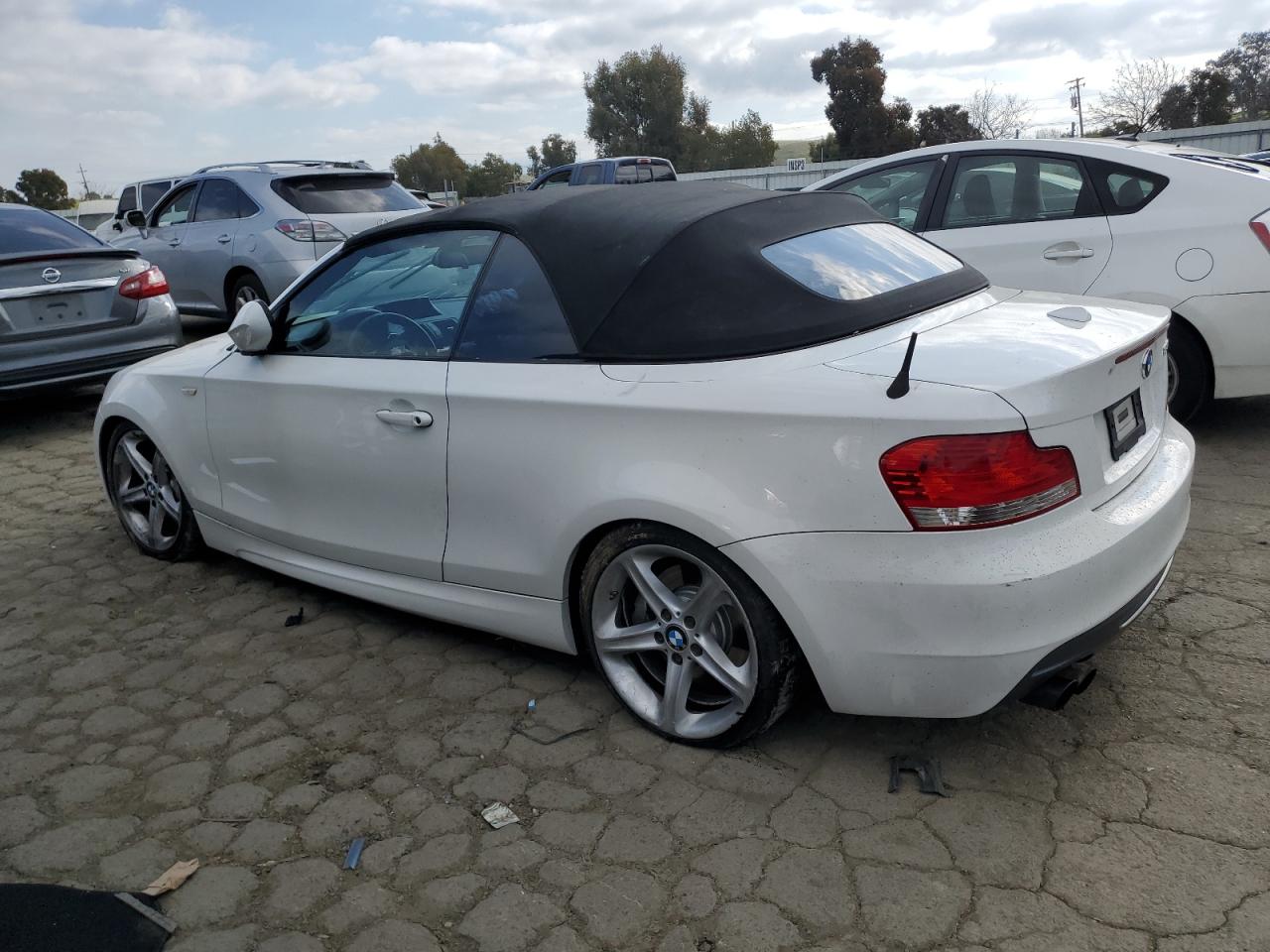 2011 BMW 1er VIN WBAUN7C56BVM25065 Copart auction photo, front end damage thumbnail 2