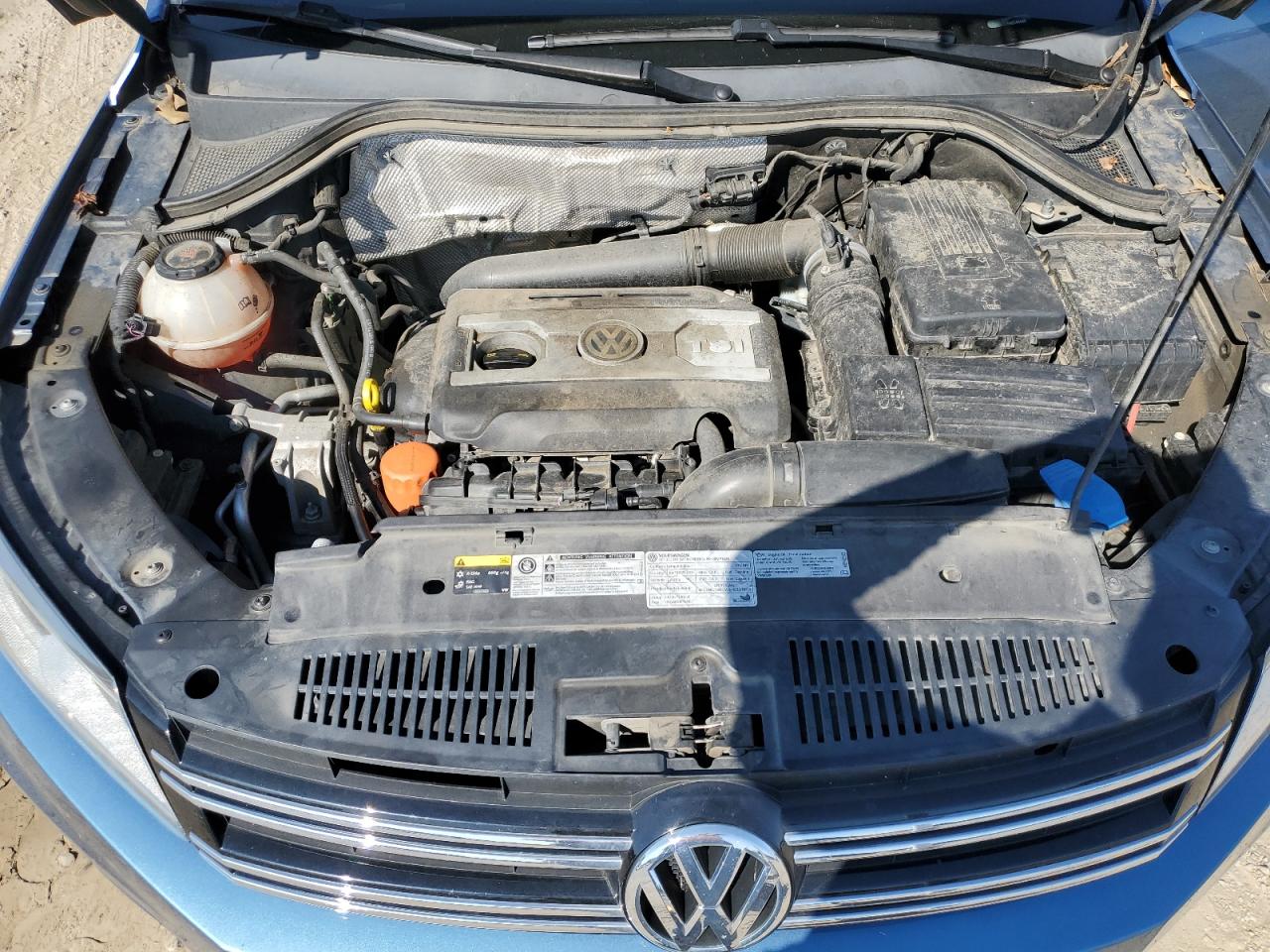 2017 Volkswagen Tiguan VIN WVGAV7AX6HK045465 Copart auction photo, front end / minor dent/scratches damage thumbnail 13