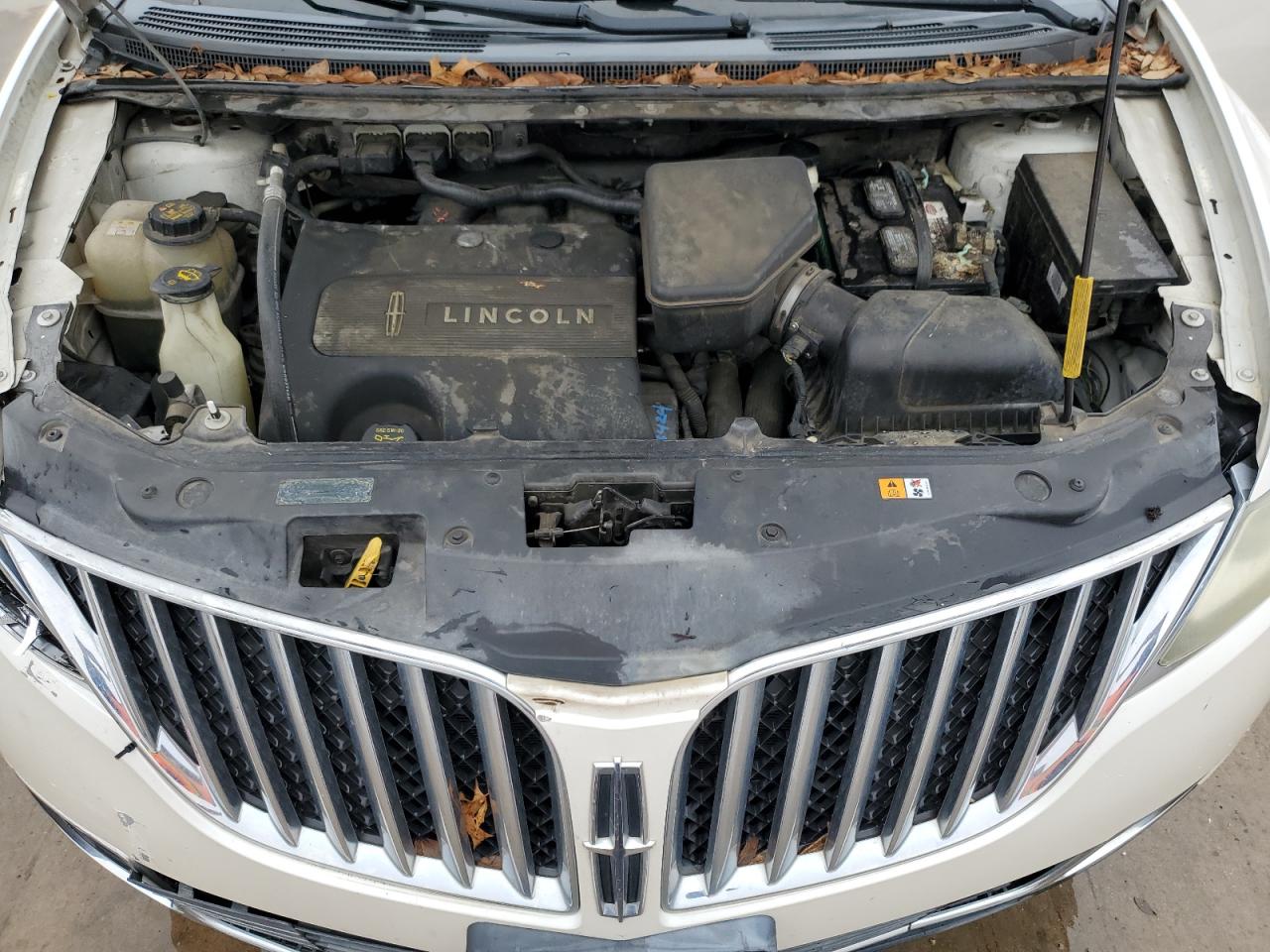 2011 Lincoln MKX VIN 2LMDJ6JK3BBJ24900 Copart auction photo, front end damage thumbnail 12