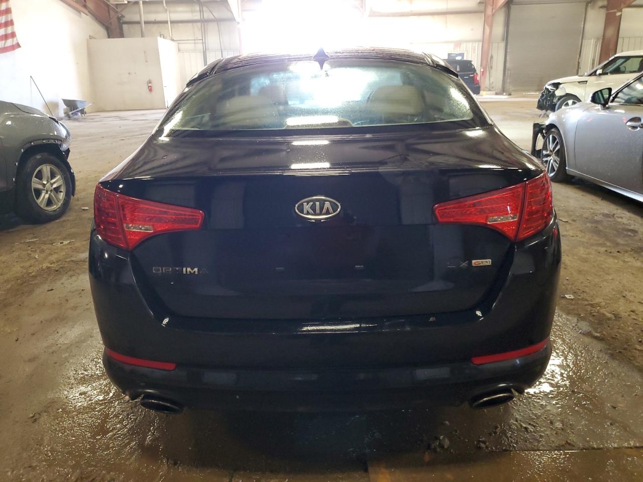 2011 KIA Optima VIN KNAGN4A77B5050643 Copart auction photo, front end / side damage thumbnail 6