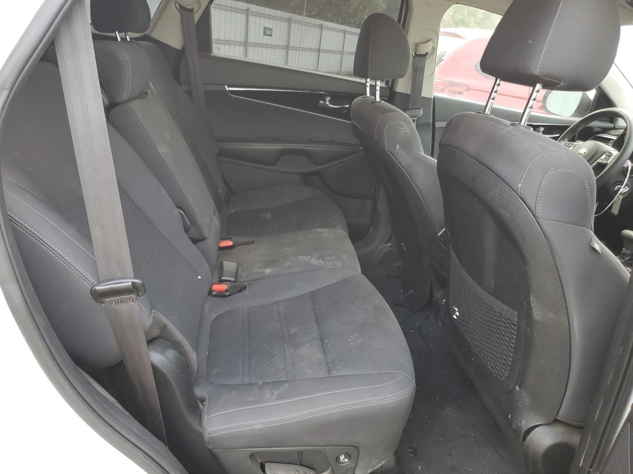 2020 KIA Sorento VIN 5XYPG4A35LG638463 Copart auction photo, front end / minor dent/scratches damage thumbnail 11