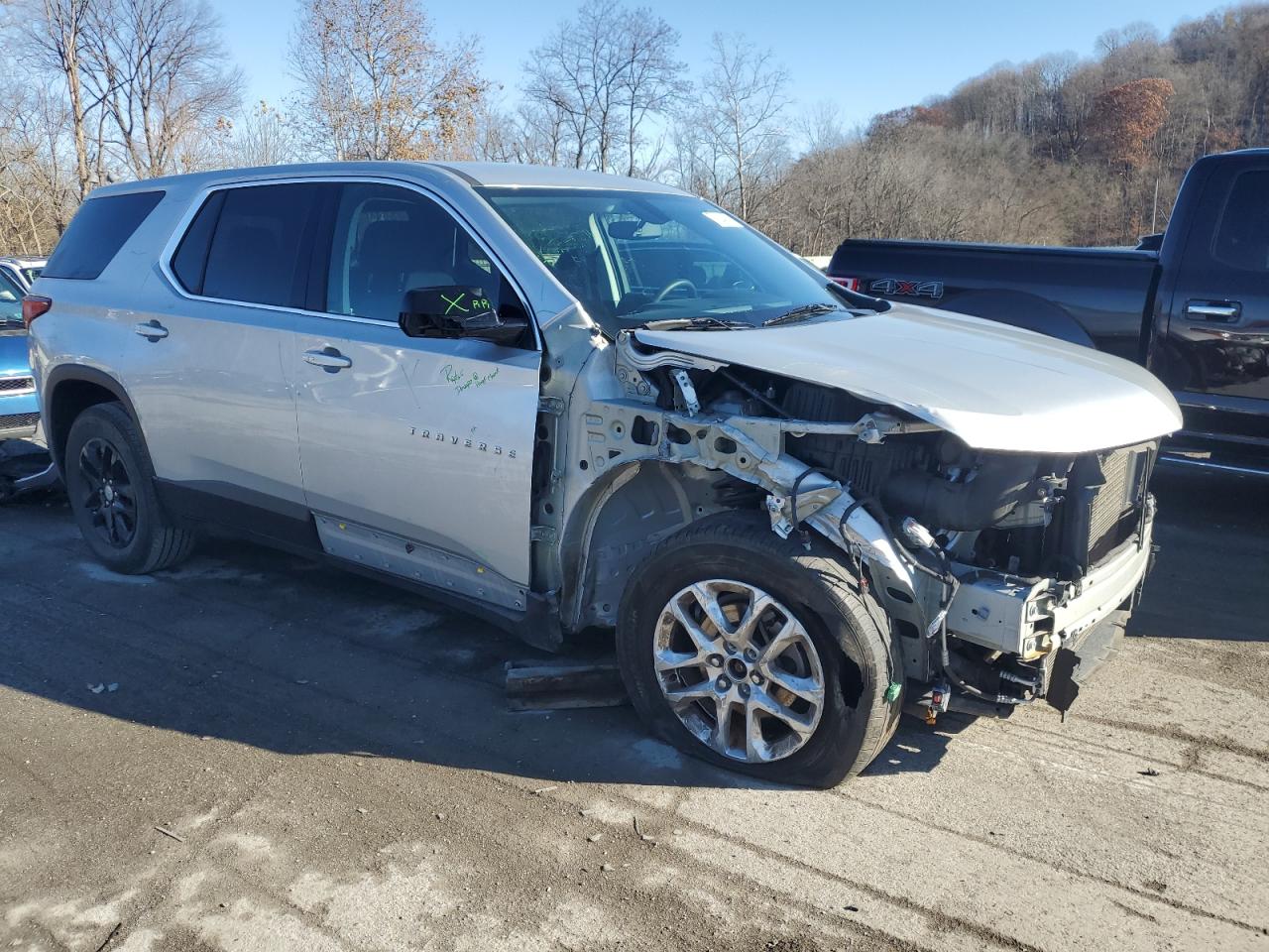 2020 Chevrolet Traverse VIN 1GNERFKW3LJ203857 Copart auction photo, front end damage thumbnail 4