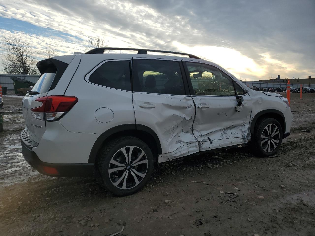 2021 Subaru Forester VIN JF2SKAUC7MH482715 Copart auction photo, side / front end damage thumbnail 3