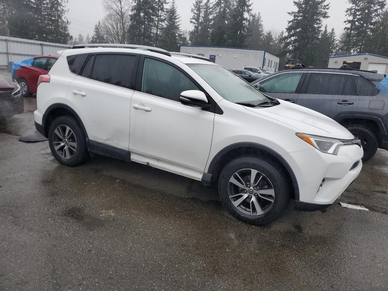 2018 Toyota RAV 4 VIN 2T3WFREV8JW519361 Copart auction photo, front end / frame damage damage thumbnail 4