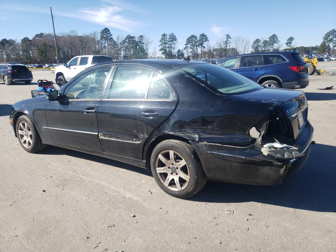 2008 Mercedes-Benz E-klasse VIN WDBUF22X78B330402 Copart auction photo, side / rear end damage thumbnail 2