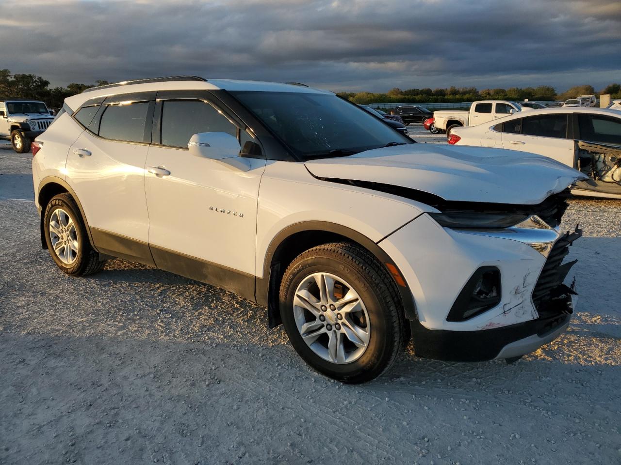 2020 Chevrolet Blazer VIN 3GNKBBRA4LS613303 Copart auction photo, front end damage thumbnail 4
