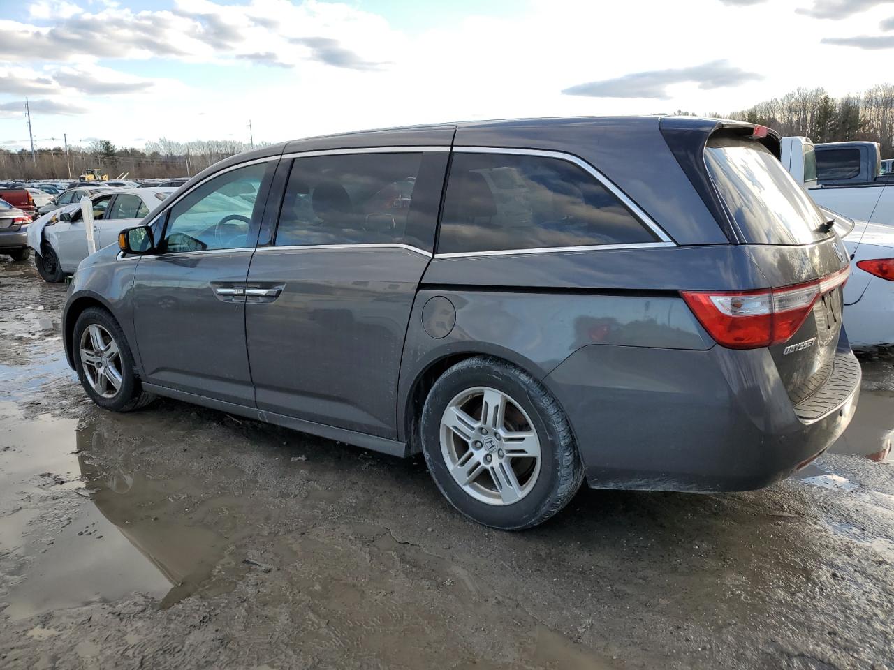2013 Honda Odyssey VIN 5FNRL5H9XDB012761 Copart auction photo, front end damage thumbnail 2