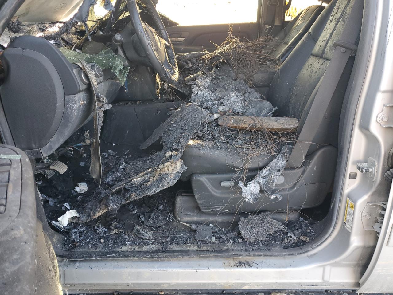 2007 Chevrolet Suburban VIN 1GNFK16307J235134 Copart auction photo, burn - engine / burn - interior damage thumbnail 7