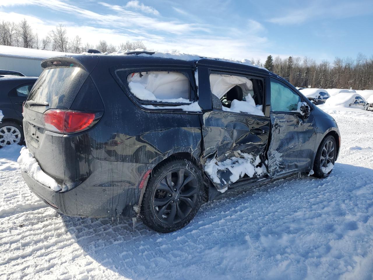 2018 Chrysler Pacifica VIN 2C4RC1BG5JR204315 Copart auction photo, side / rear end damage thumbnail 3