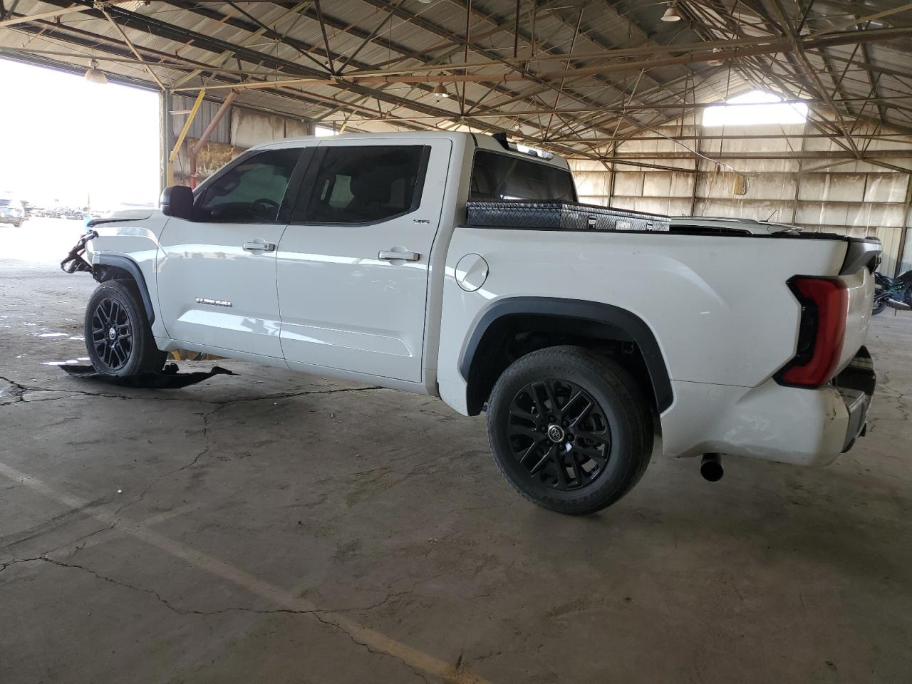 2022 Toyota Tundra VIN 5TFLA5AB7NX017917 Copart auction photo, front end / minor dent/scratches damage thumbnail 2