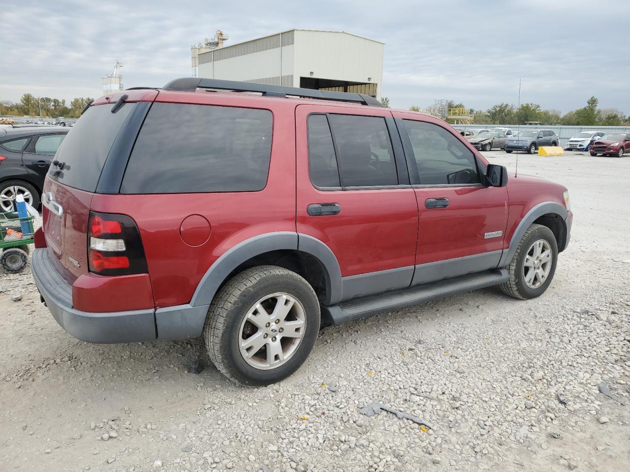 2006 Ford Explorer VIN 1FMEU73E86ZA18398 Copart auction photo, front end damage thumbnail 3
